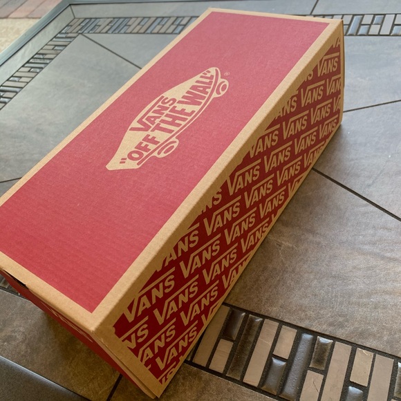 Vans checkerboard slip on •BRAND NEW • NEVER WORN - Picture 15 of 15